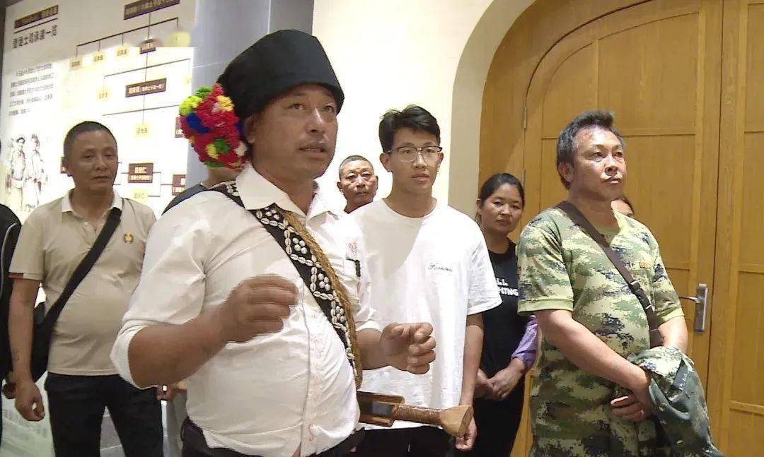 馆里陈列了过去使用的一些生产生活用具,展示了片马