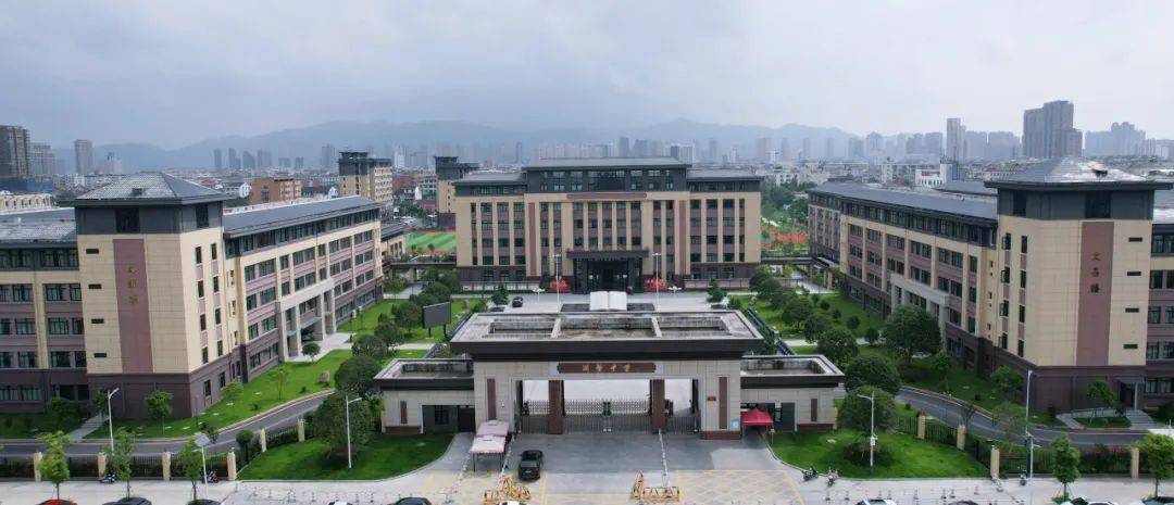 浙鳌中学内一幕!_军训_同学_仪式