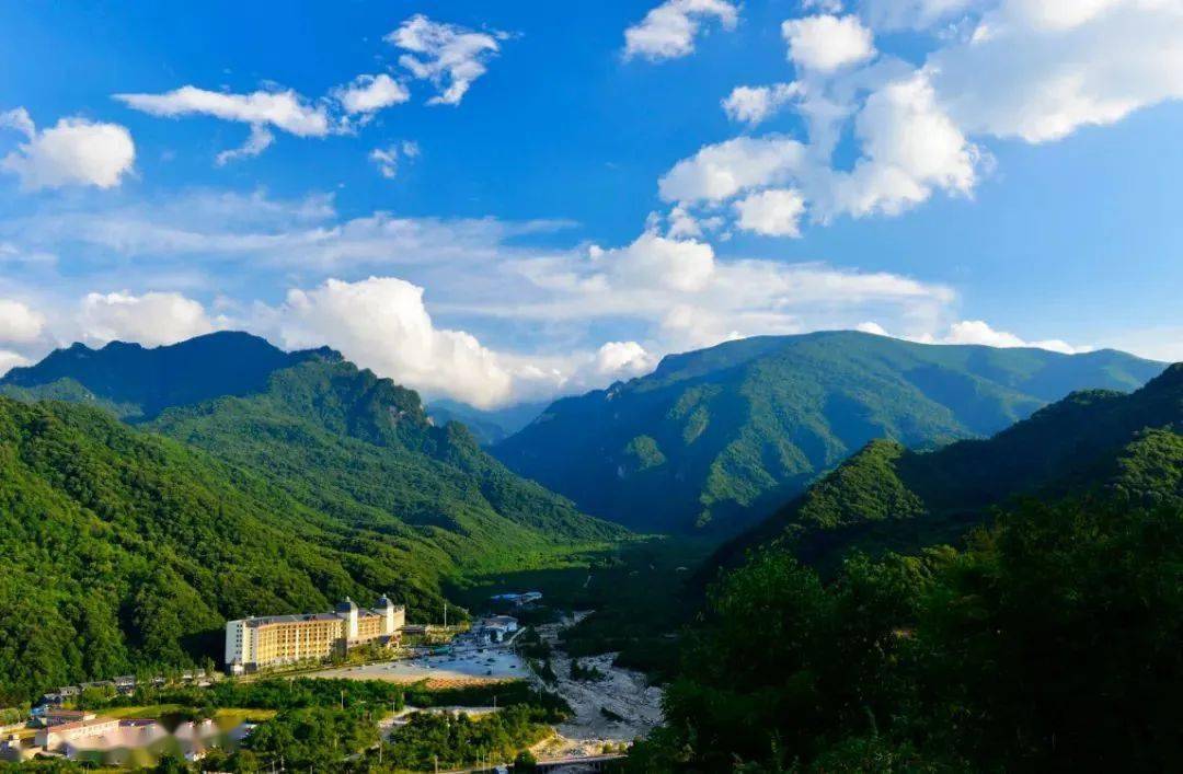 青峰峡国家森林公园来一场说走就走的旅行吧借着教师节的免门票福利让