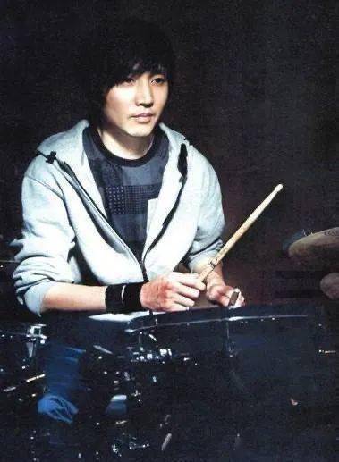 张亚东很专一,但不是对爱情_音乐_大同_时候