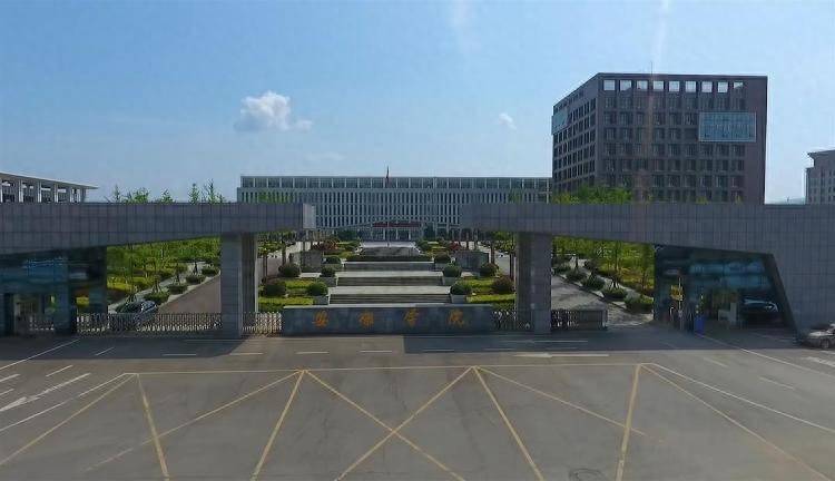 大学生贷款参加培训后轻生离世 涉事机构仍有学