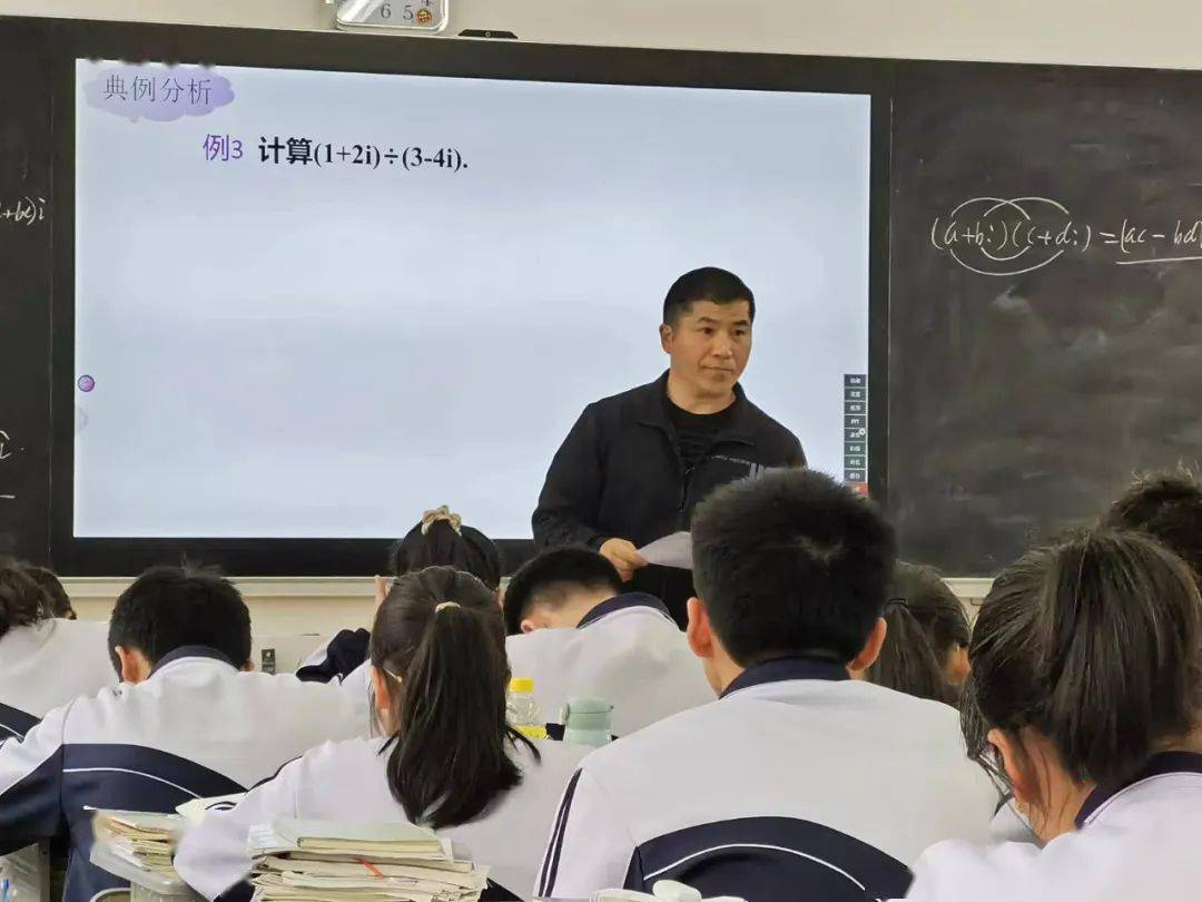 【教师礼赞】用心灵教书,用大爱育人——台江县民族中学优秀教师杨宏