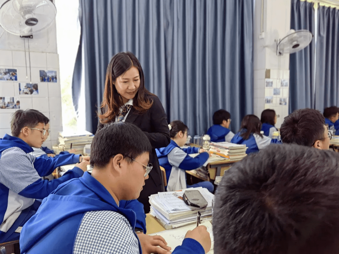 仅今年以来,西昌投资3个多亿打造的怀远学校全面竣工,樟木学校,香城