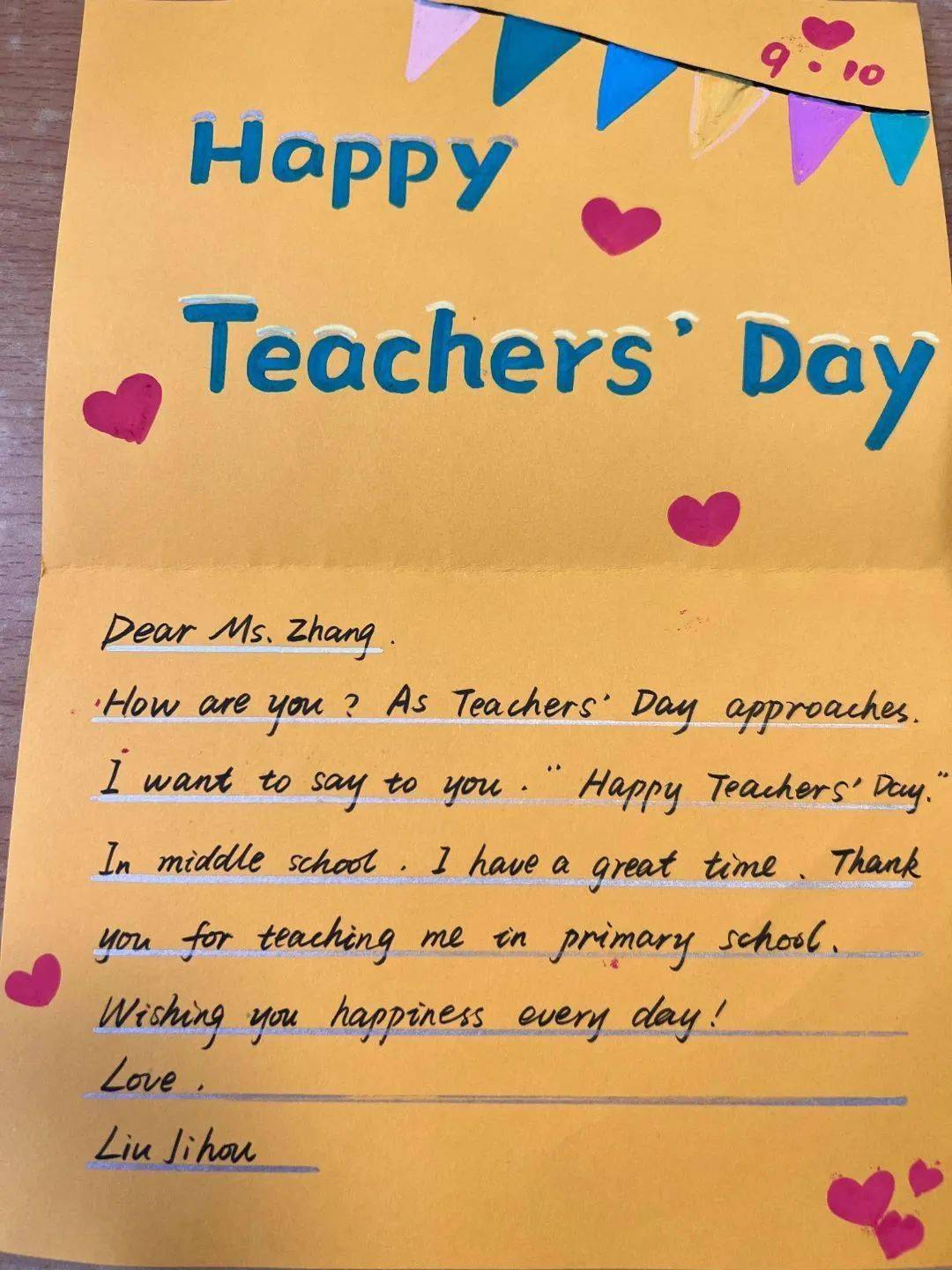 —青岛七中英语组组织学生进行英文贺卡制作活动