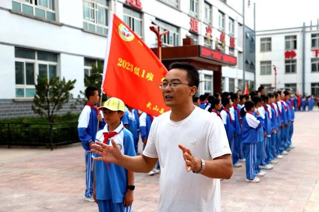 25年的教学生涯中,武山县渭北初级中学高级教师裴利军一直教学在一线