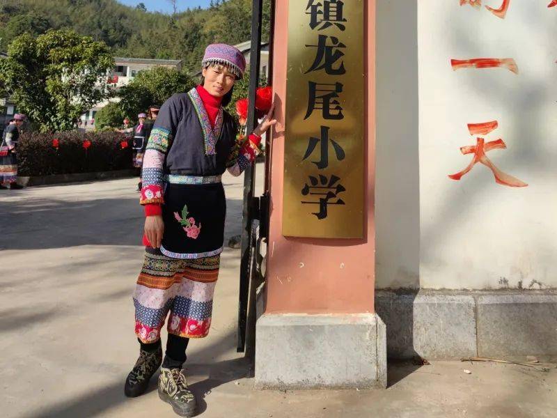 扎根于乡村教育，追梦于桃李芬芳——记福利镇龙尾小学教导主任刘立军（龙尾镇镇领导班子成员照片）