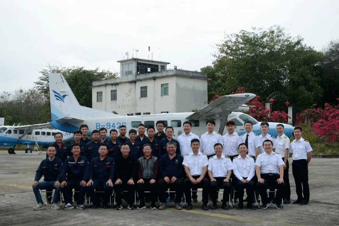 就来儋州第一家航空科普基地↓_飞机_通用_西庆