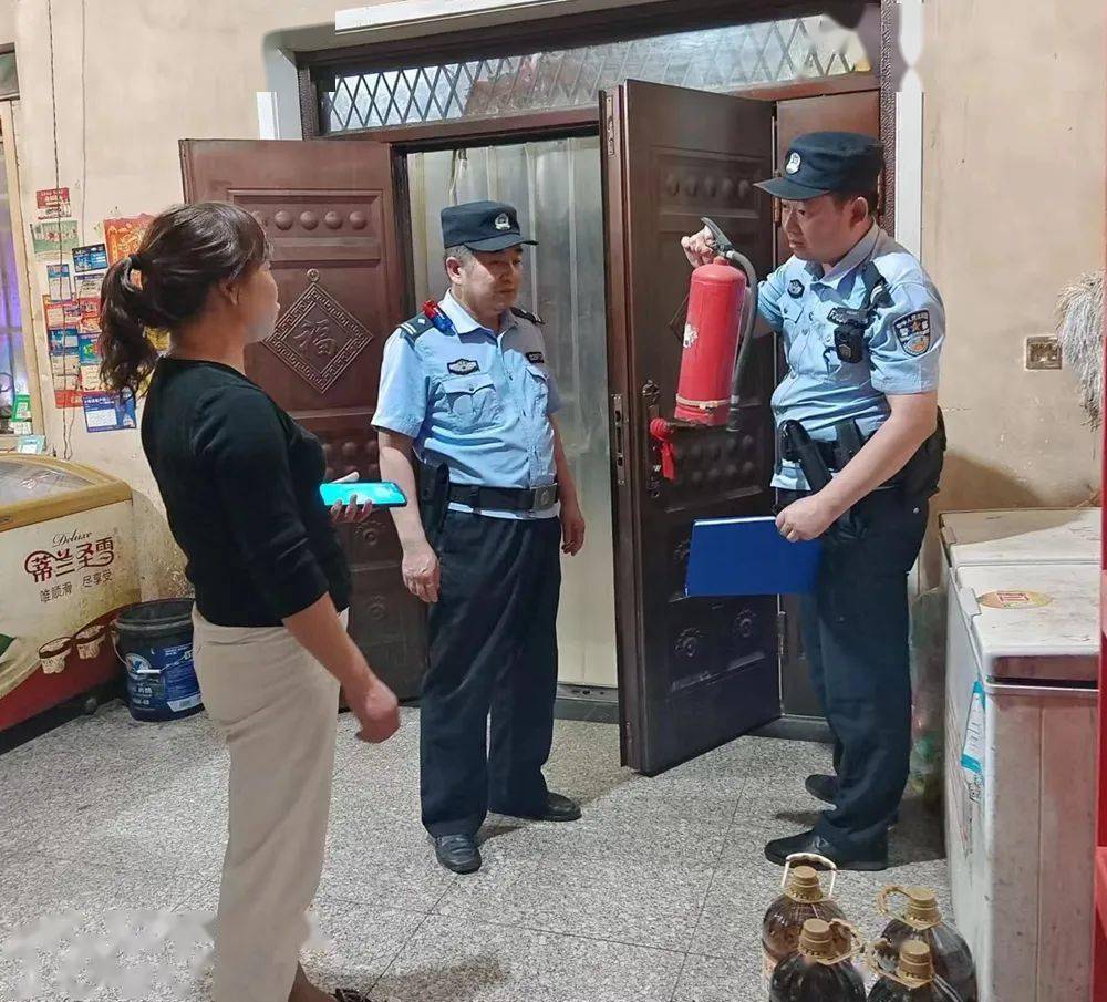 【夏季治安打击整治行动简报第 117期】商州公安分局扎实开展夏夜治安