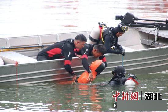 宜昌消防举办首次潜水员培训
