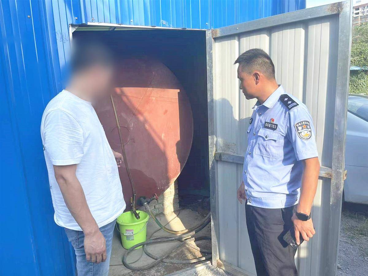 鄂州警方铁腕整治非法经营成品油,刑事打处70人_存储_行动_公安局