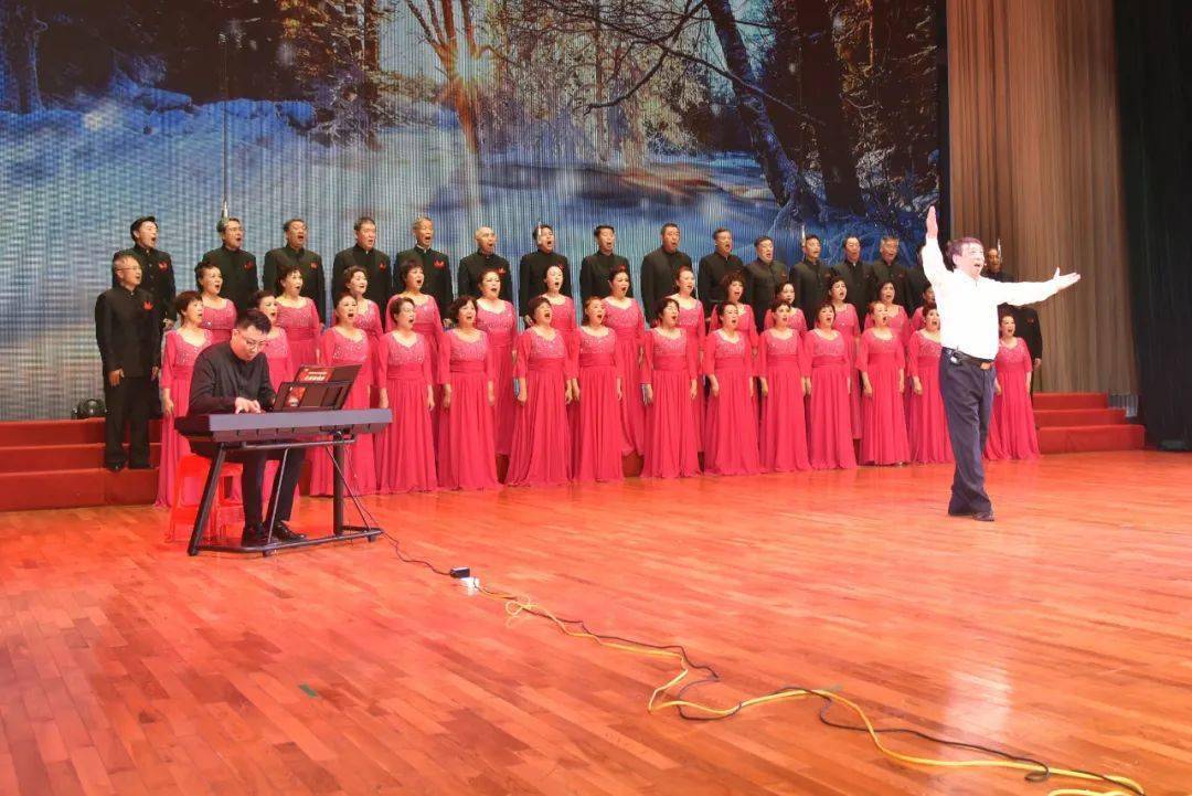 北京北大荒合唱团始建于1955年,成员由曾在黑龙江兵团工作过的知青及