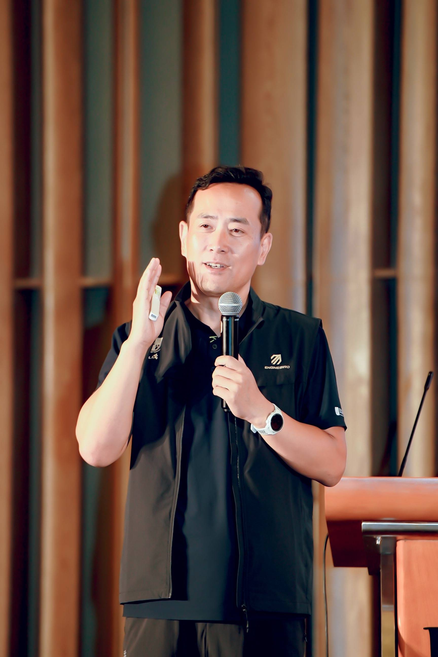 行知探索文化发展集团董事长,玄奘之路,极之美品牌创始人曲向东分享了