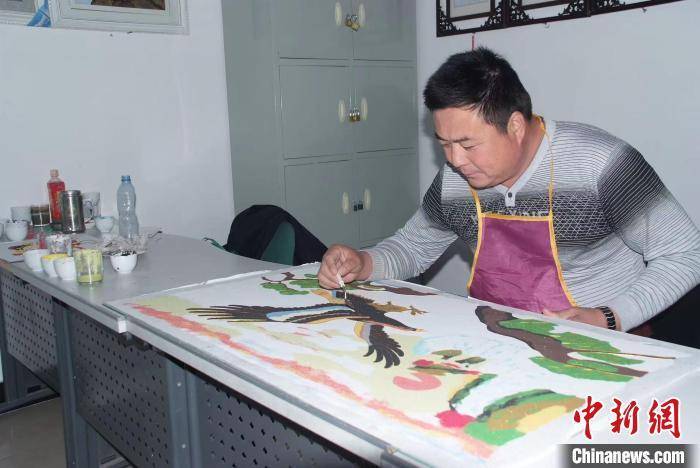 探访河北百年砂画:指尖非遗出圈又"出海"_郑铁军_郑氏_作品