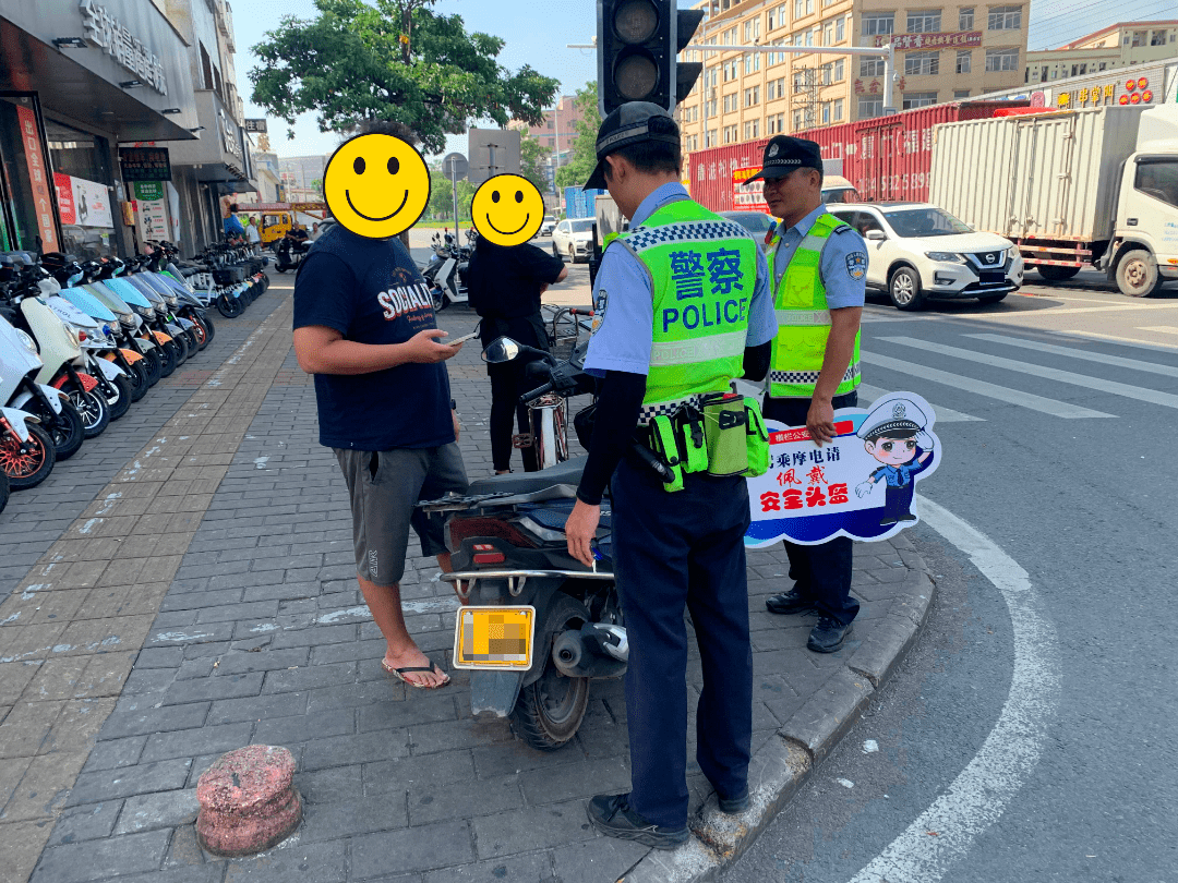 整治 教育!横栏公安交警组织开展"五选一"摩电劝导_宣传_文明_群众