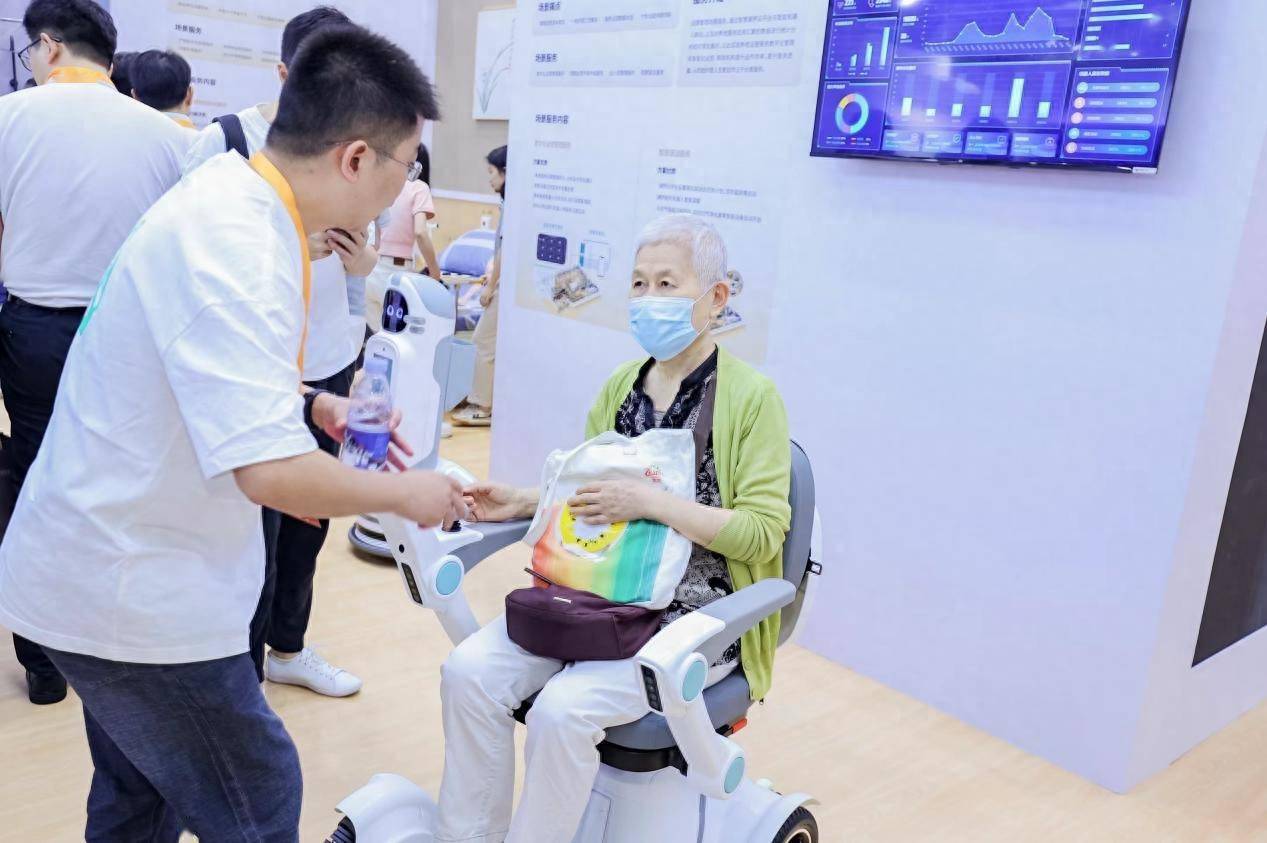 老人上门照护：让温情服务贴近您身边