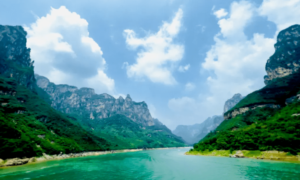 每天3分钟 尽览天下事(12306回应抢票难/河南百余家景区减免门票/警方