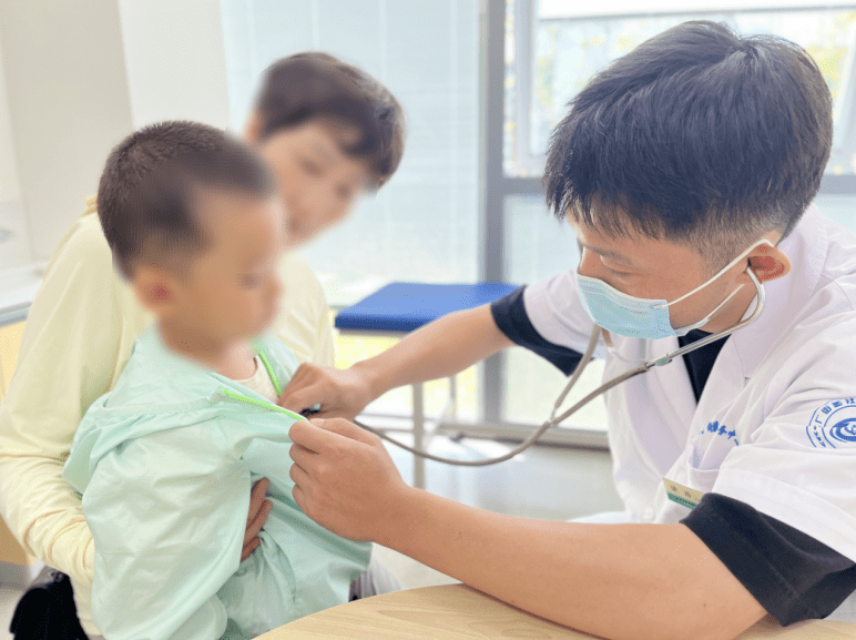 大厂"网红"梁浩医生坐诊时间来了!另外辖区内65岁以上老人可免费体检!