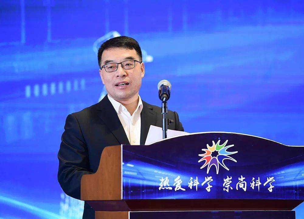 省科技厅党组书记,厅长王学勤,市委副书记,市长江华出席并致辞.