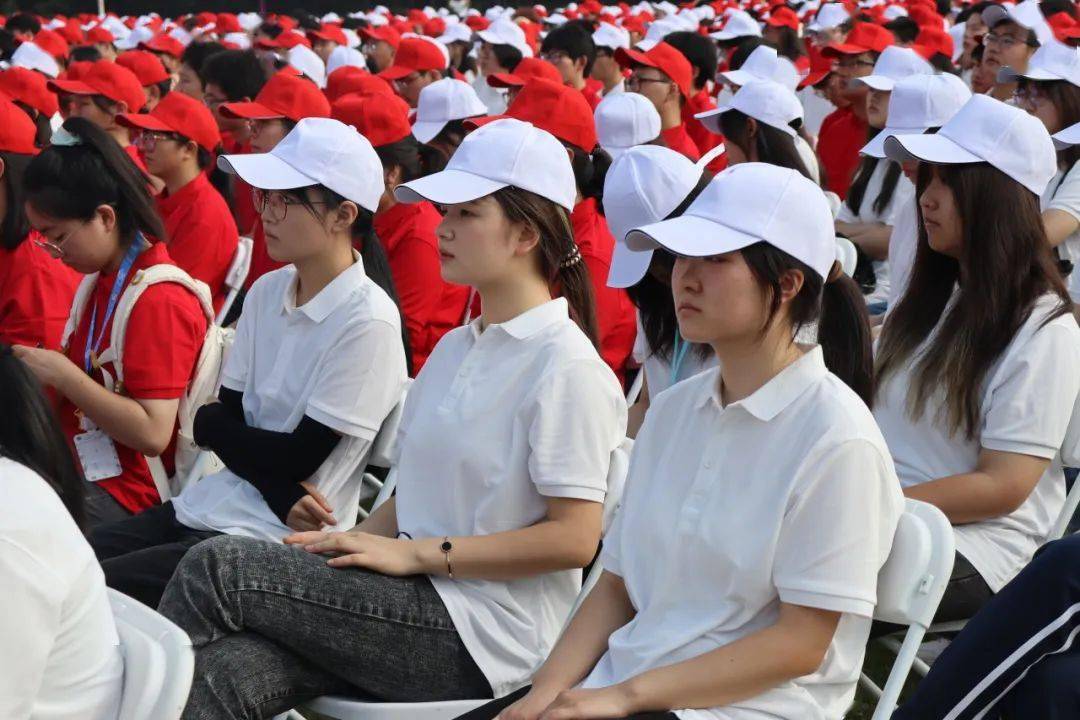 奋楫杨帆新启程,笃行不怠绽青春丨上商举行2023级新生开学典礼