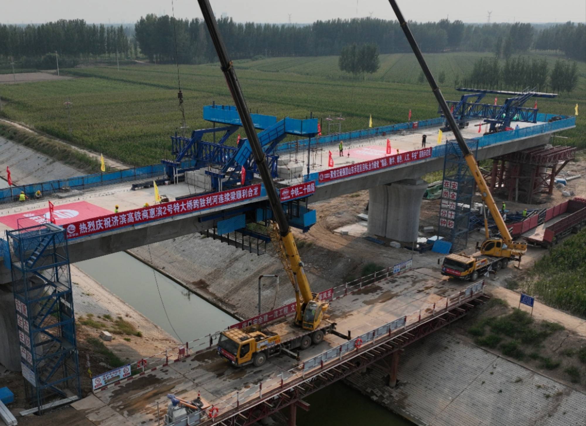 济滨高铁是山东省快速铁路网鲁北通道和济南都市圈城际铁路网的重要