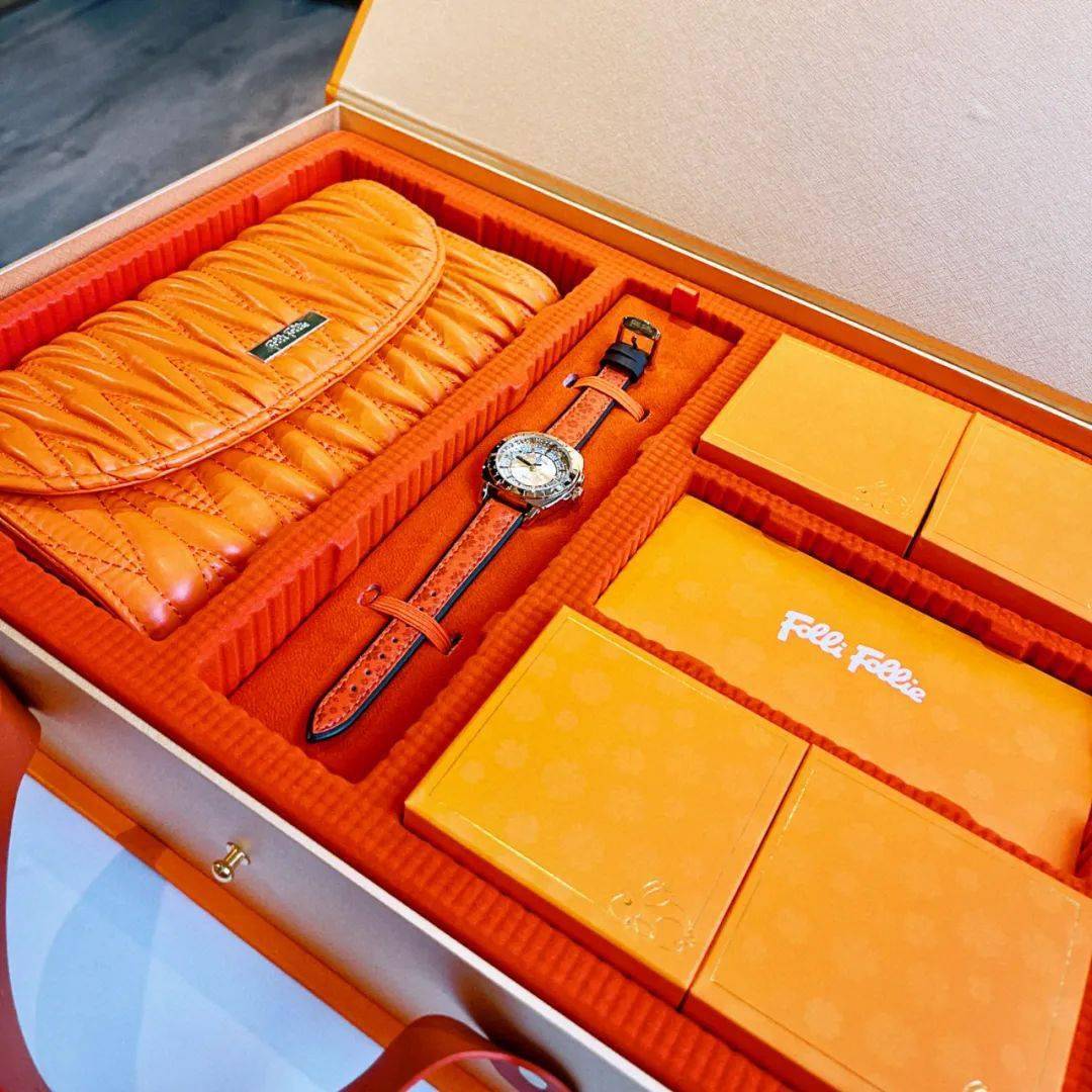 folli follie299 元抢!买月饼送包包,送手表_晚宴_优惠价_玉兔