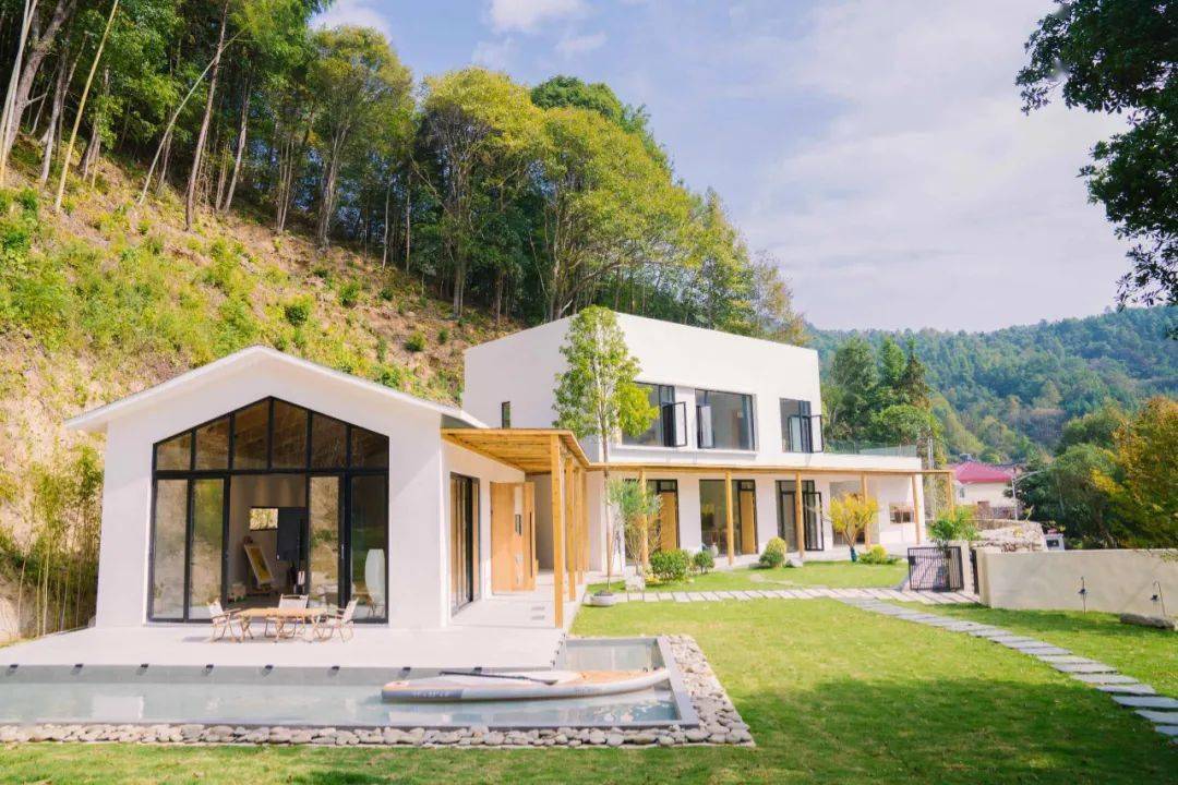 浏阳新建一家高端民宿,"躲"在云朵里!_自然_度假_田野