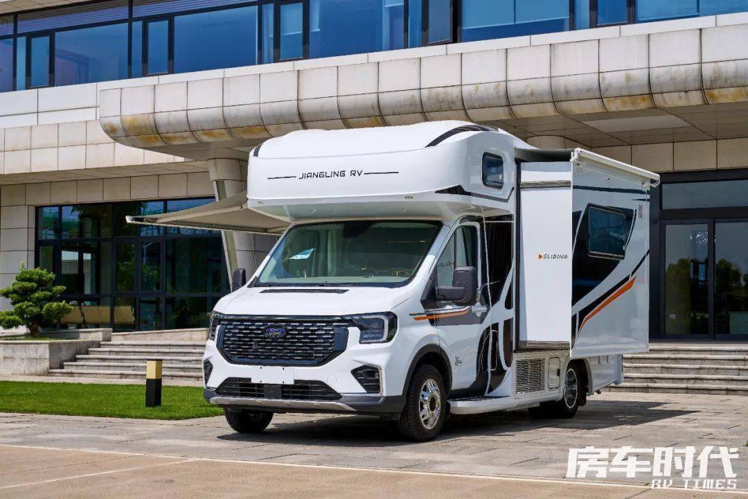 展会开幕日:首批全顺t8新底盘 江铃大海牛c363 c型房车_搜狐汽车_搜狐