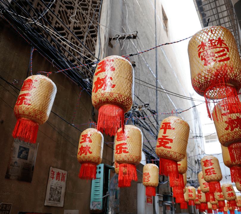 九曲巷近年来,九曲巷迎来了升级改造,巷子内全部装上了路灯和地灯