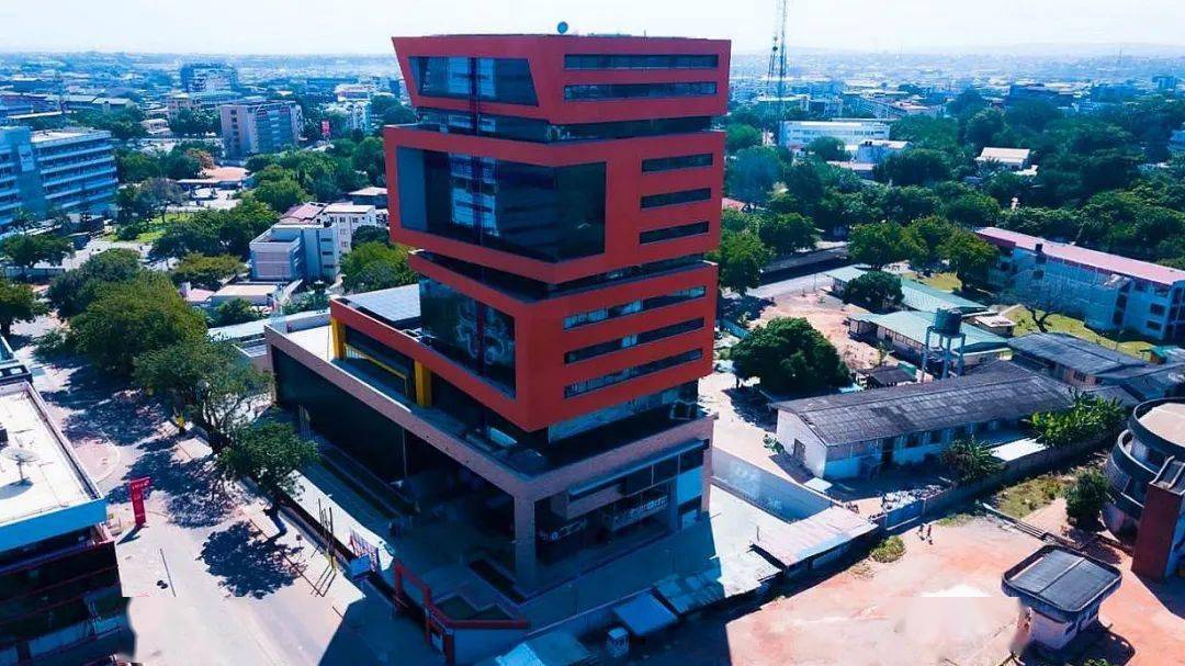 加纳副总统穆罕默杜·巴武米亚出席华陇加纳集团卫斯理大厦项目竣工