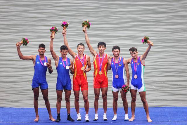 中国队夺得赛艇男子轻量级双人双桨金牌_高清_图片_杭州