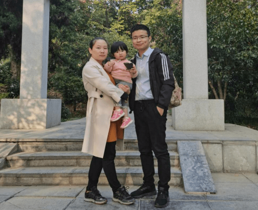 文明家庭丨全国文明家庭柯章敏家庭：千里同心共战疫最美逆行“一家人”_董杰_患者_疫情