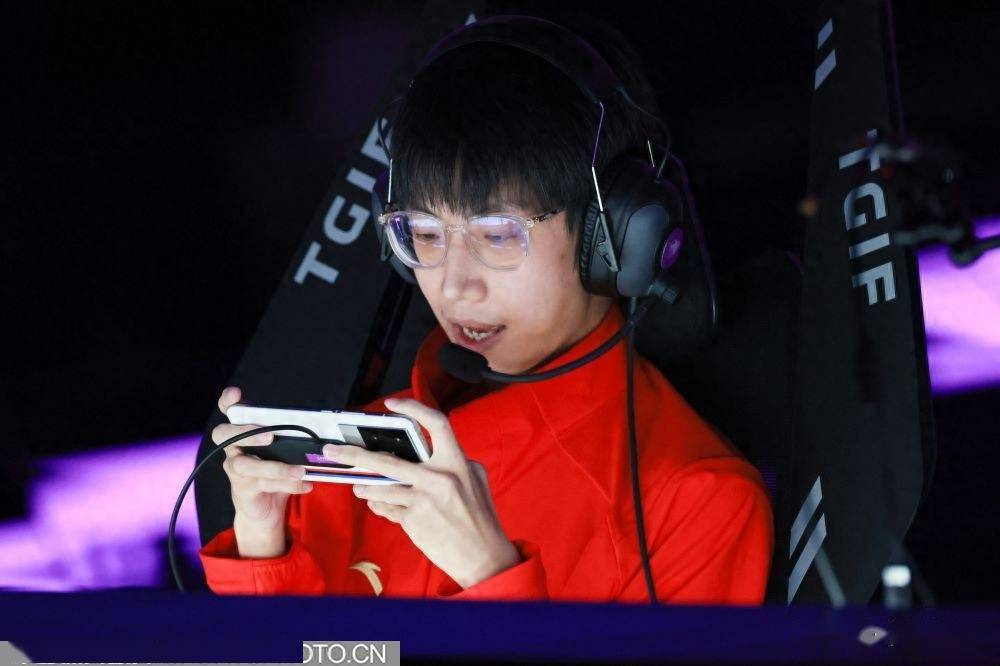 电竞王者荣耀四分之一决赛 中国队2比0战胜缅甸队_比赛_选手