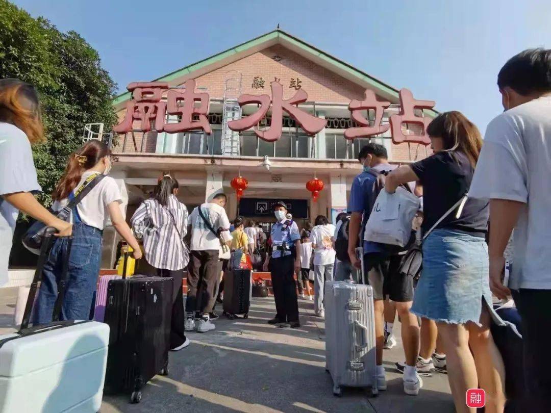 融水火车站客流屡创纪录引发宁铁重视,中秋国庆给融水站增开始发列车