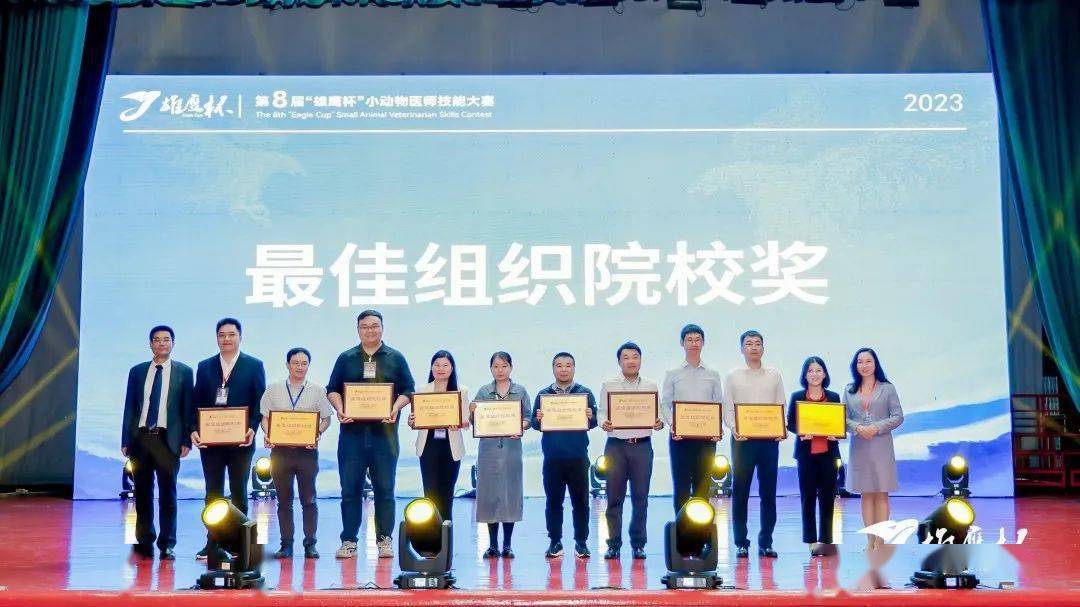 大赛设有笔试,抢答两个理论环节和兔胃切开手术,徒手打结,血涂片的