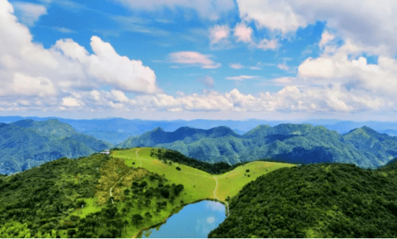 有灵气中国云顶旅游区位于永泰县境内,国家重点风景名胜区青云山之巅