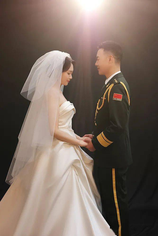"倾心相遇,安暖相守 相互支持,携手同行 祝福姚远和蒲佳宁!