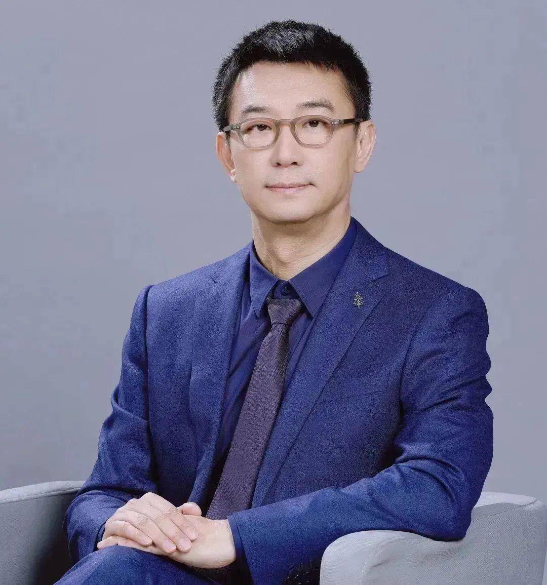 上海市控江中学校长 吴巍又是一年毕业季,一批学子将带着家长和师长们