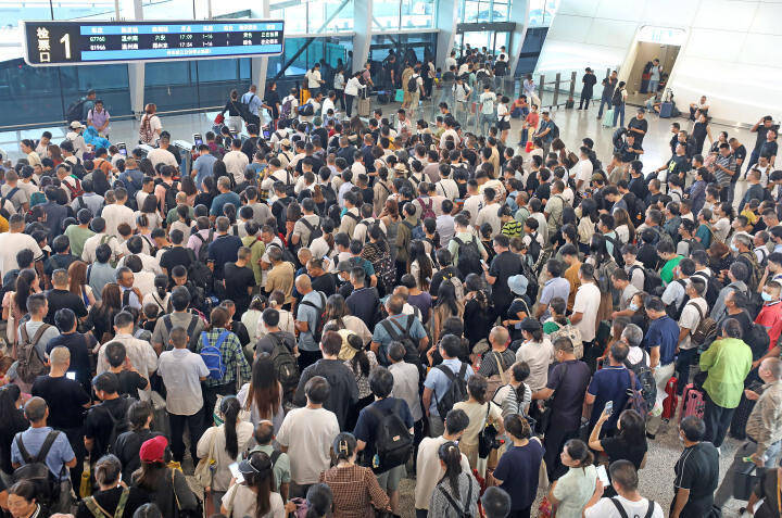 热闻|火车站已开启人从众模式!