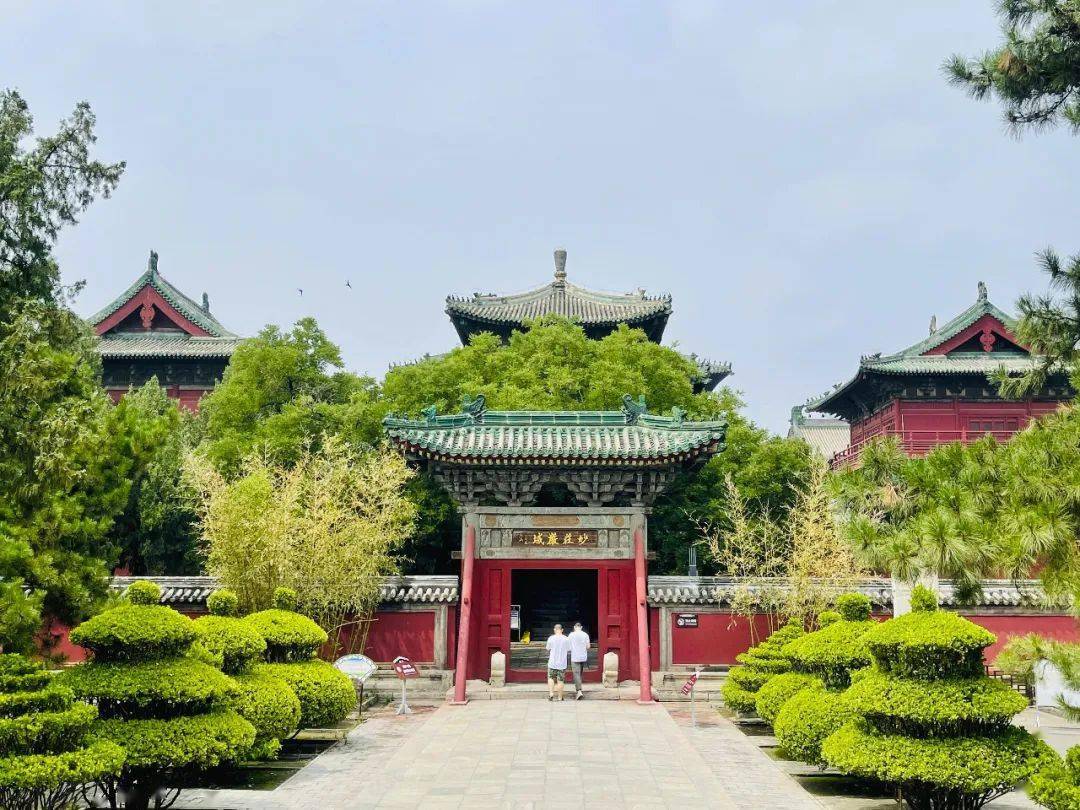 (图源:图虫创意)还有正定城内的荣国府完全按照《红楼梦》名著描述并