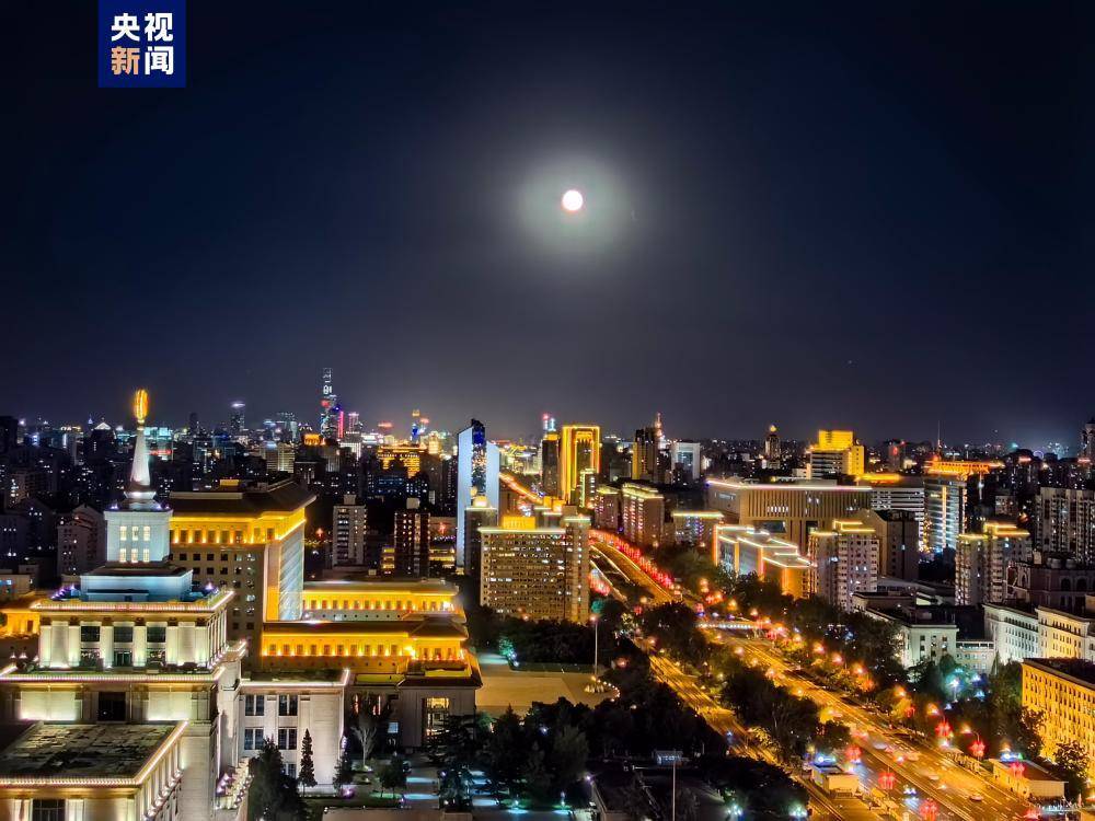 【五绝】《月》庄灿煌