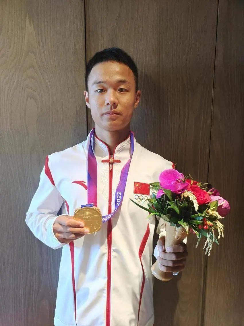 通讯员供图孙嘉豪比赛现场电视转播画面据了解,孙嘉豪,出生于2003年2