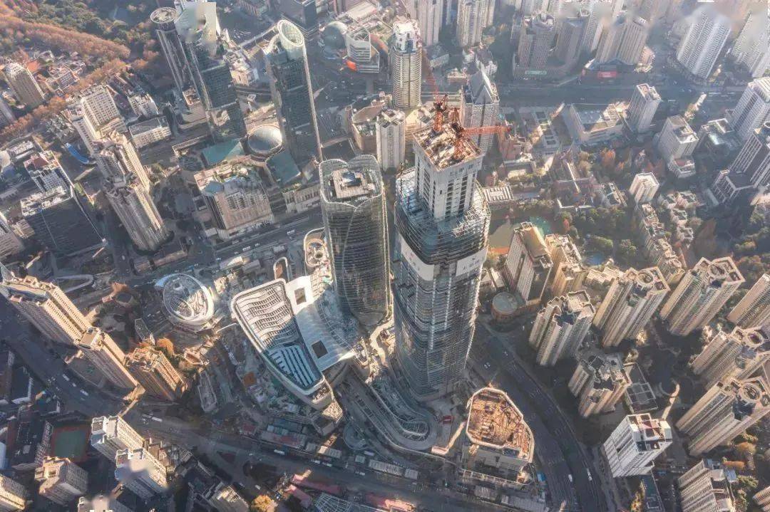上海浦西第一高楼封顶