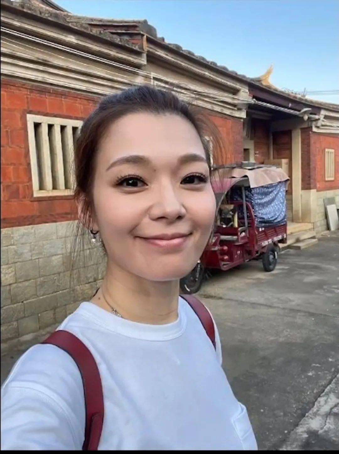 网民笑称:自己吃自己_吕慧仪_内地_亲人