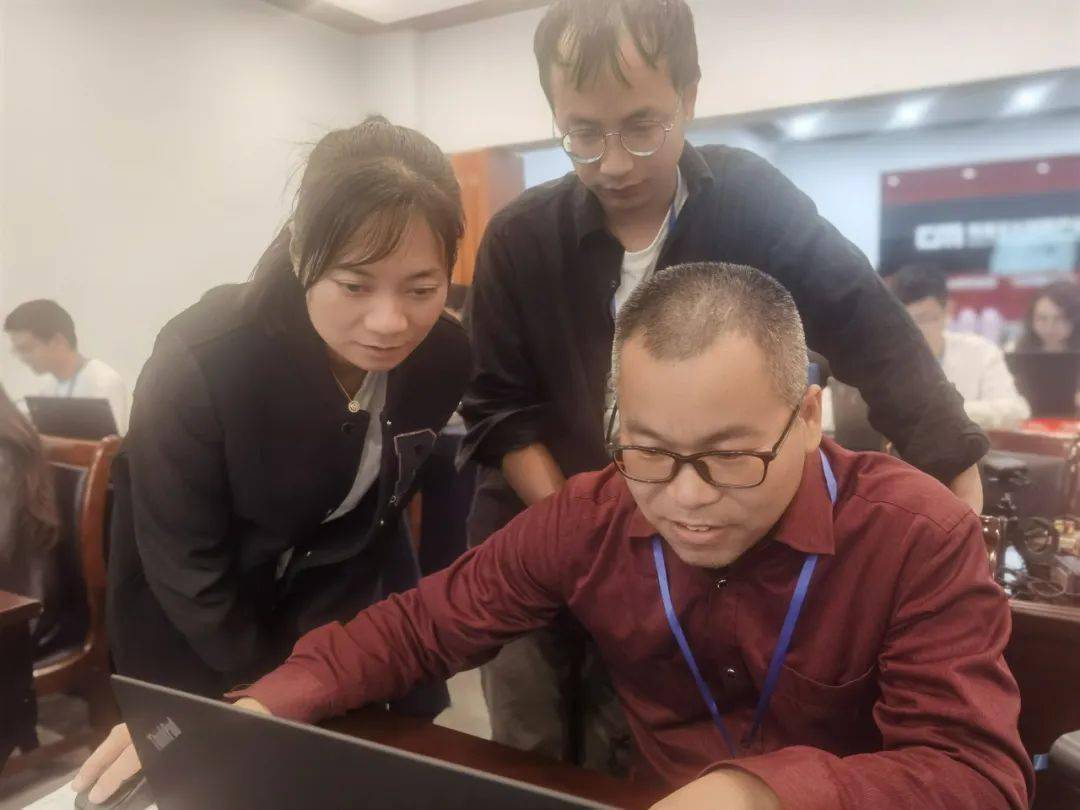 学习培训共成长，融合智慧赴未来——开化县“ 基于新课标的信息科技教学能力”培训