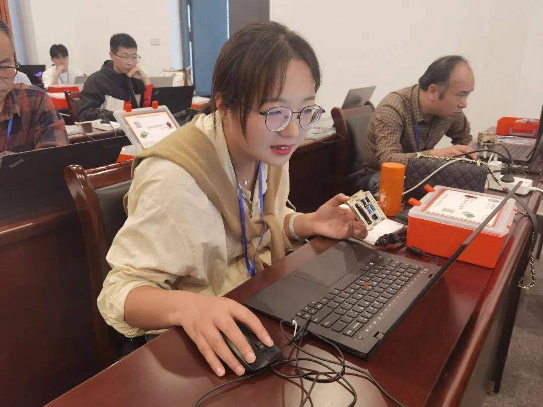 学习培训共成长，融合智慧赴未来——开化县“ 基于新课标的信息科技教学能力”培训