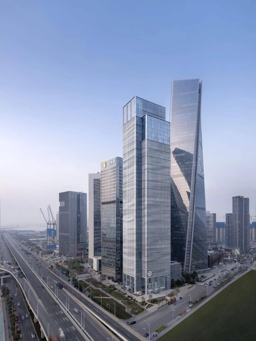 建筑 | 深圳前海地标‘顺丰总部大厦’落成启用_CreatAR_gmp_Images