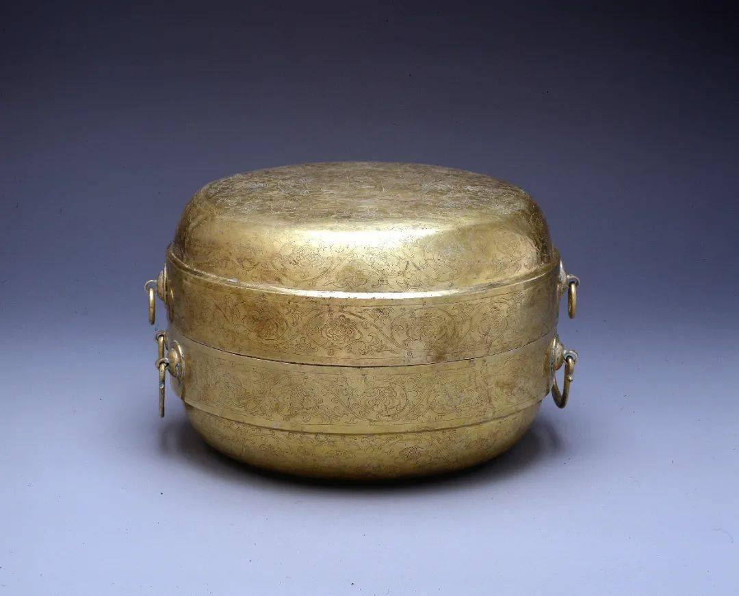 浙博宝藏 | 吴越国牡丹双凤对飞纹鎏金银盒_施义亭_任子_文物