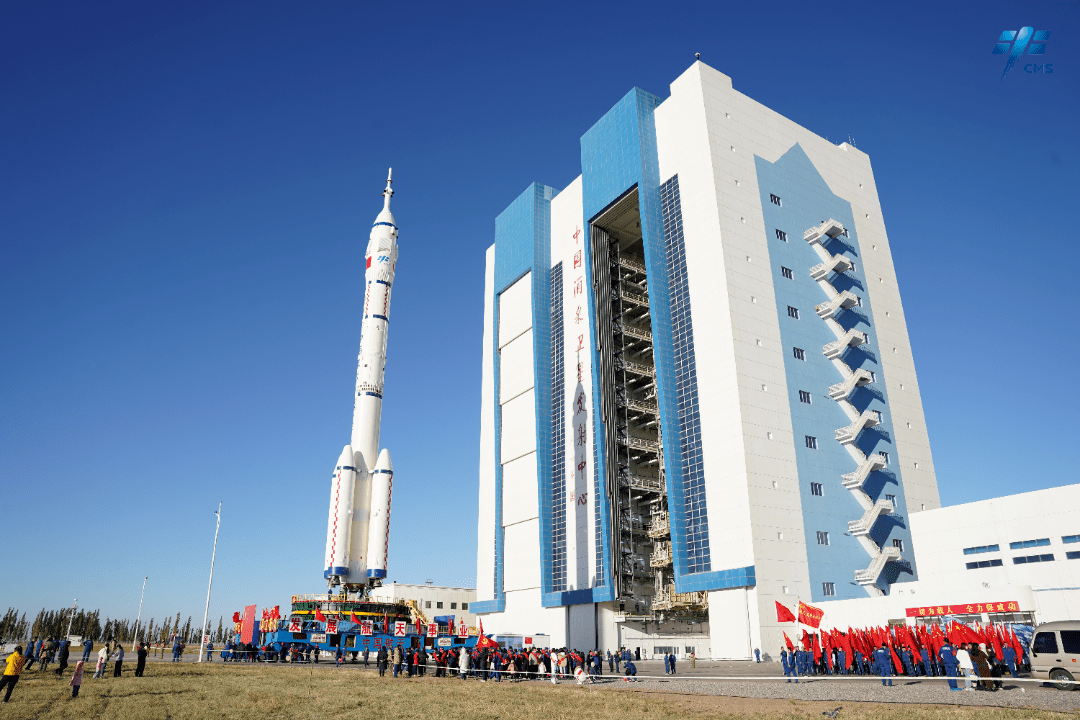 拍摄 宋勇杰 宋皓薇来路波澜壮阔目光再投苍穹预祝神舟十七号载人飞行