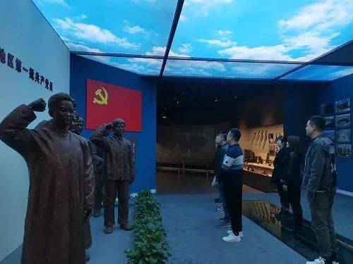 参观红色教育基地 深化党性主题教育 鸡西体彩参观鸡西市博物馆