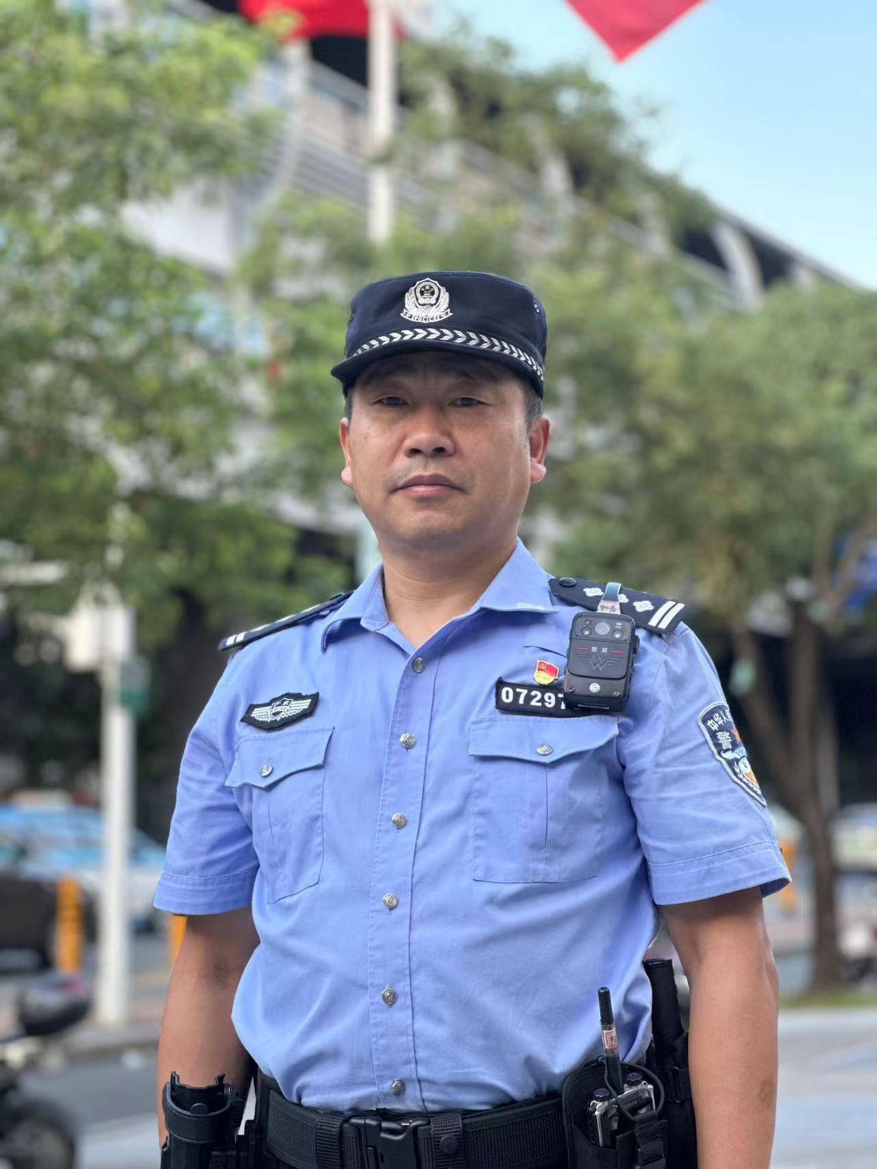 政法群英榜丨曹福:街坊四邻熟面孔,家长里短知心人_奶奶_龙珠_女儿